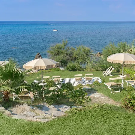 אתר נופש Infinity Tropea 4*