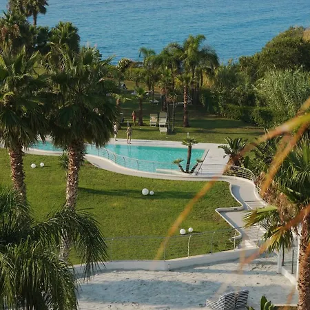 Infinity Tropea אתר נופש פרגליה