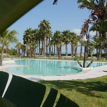 Infinity Tropea 4* פרגליה