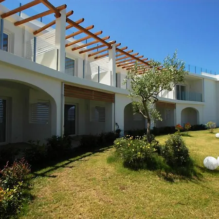 אתר נופש Infinity Tropea 4*