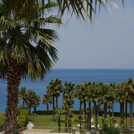 Infinity Tropea אתר נופש 4*