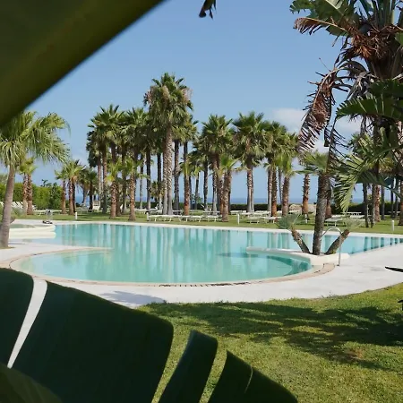 אתר נופש Infinity Tropea 4*